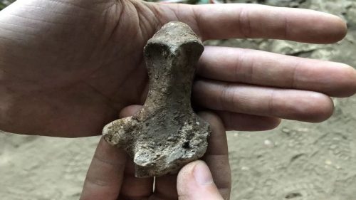 Rara figurina di argilla risalente a 7000 anni fa scoperta nel Lazio