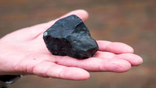 Francia: donna colpita da un meteorite mentre sedeva sulla sua terrazza