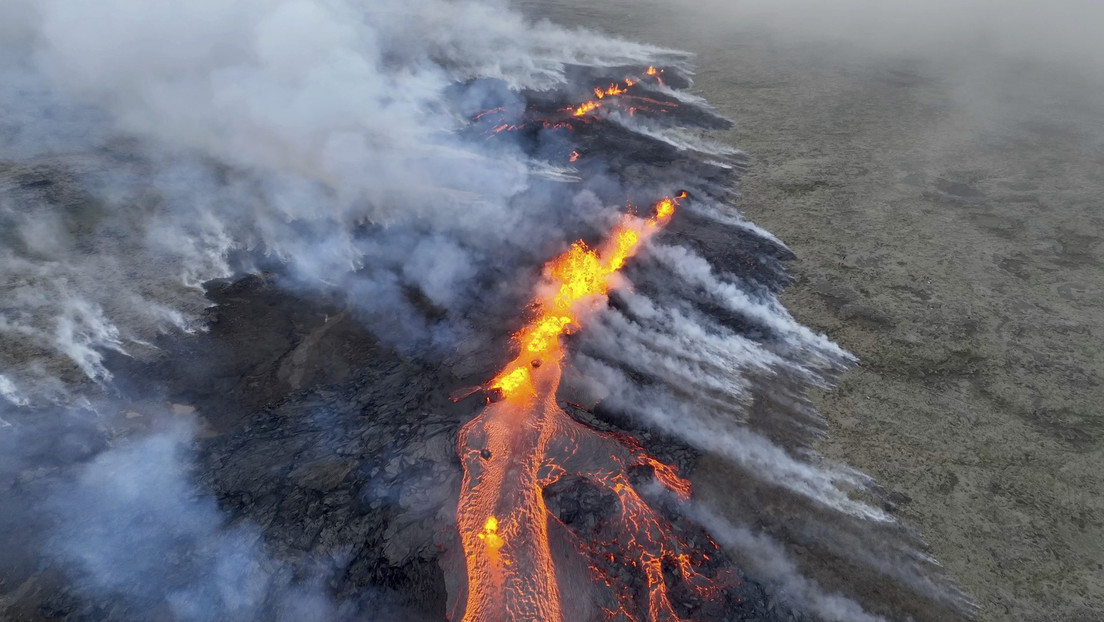 Un vulcano in Islanda erutta dopo migliaia di scosse