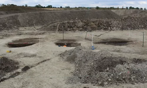Inghilterra: la scoperta di enormi pozzi stupisce gli archeologi