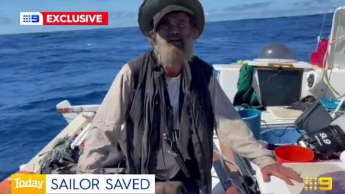 Marinaio salvato dopo mesi alla deriva insieme al suo cane nel Pacifico