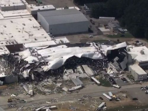 Un tornado distrugge uno stabilimento farmaceutico Pfizer in North Carolina. Il video