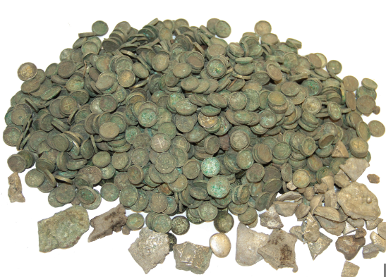 Ben 112 monete romane scoperte in un campo in Polonia
