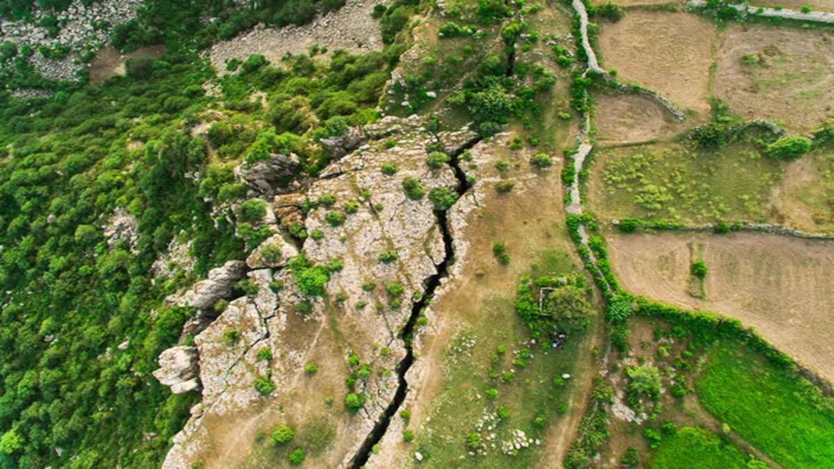 Earthquake-image-1-2.jpg