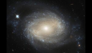 Il modo in cui le galassie a spirale si formano dal caos è un esempio di evoluzione senza vita secondo una nuova teoria che trova delle somiglianze tra l'evoluzione vivente e non vivente