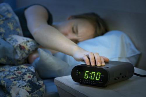 Fare snooze al mattino: benefici e risultati di una nuova ricerca