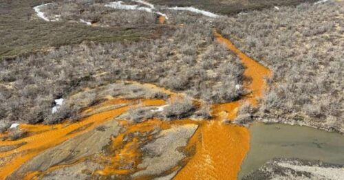 fiume arancione Alaska