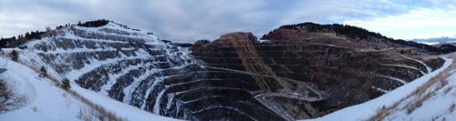 Vista esterna della ex miniera d'oro nelle Black Hills, South Dakota.