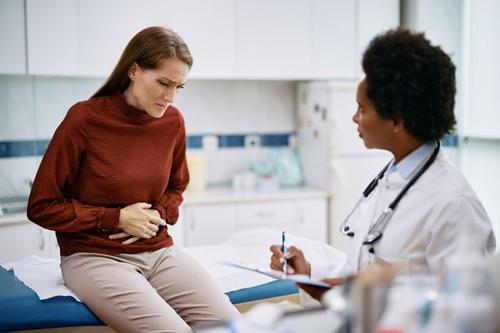 Consigli controversi per l’endometriosi: la gravidanza non è una cura