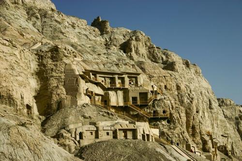 Le Grotte di Kizil: Tesori Buddisti lungo la Via della Seta