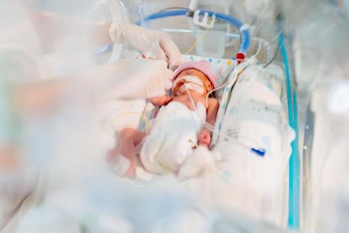 Nuova sindrome sospetta nei neonati esposti al fentanyl durante la gravidanza