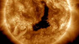 Una grande macchia solare catturata nel dicembre 2023.