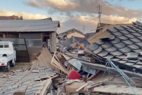 Forti scosse in Giappone: tsunami verso le coste