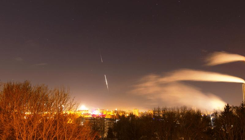 Immagine composita del meteorite 2024BX1 scattata da Liberec, Repubblica Ceca. L'immagine è stata possibile solo perché il fotografo è stato avvisato in anticipo.
