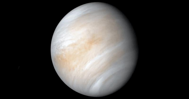 Una foto di Venere, spesse nuvole avvolgono l'intero pianeta