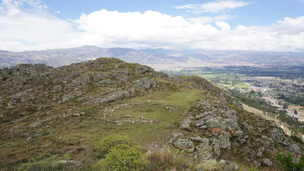 callacpuma-plaza-in-northern-andes-l-1-1-1.jpg