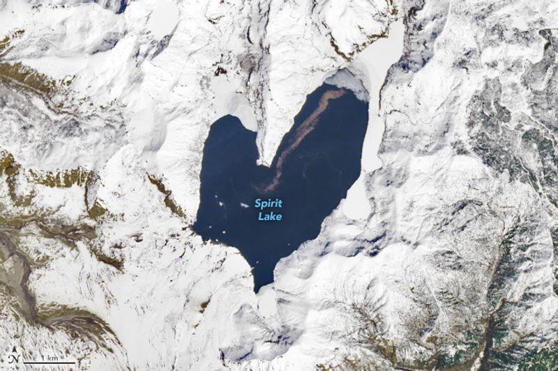 lago a forma di cuore