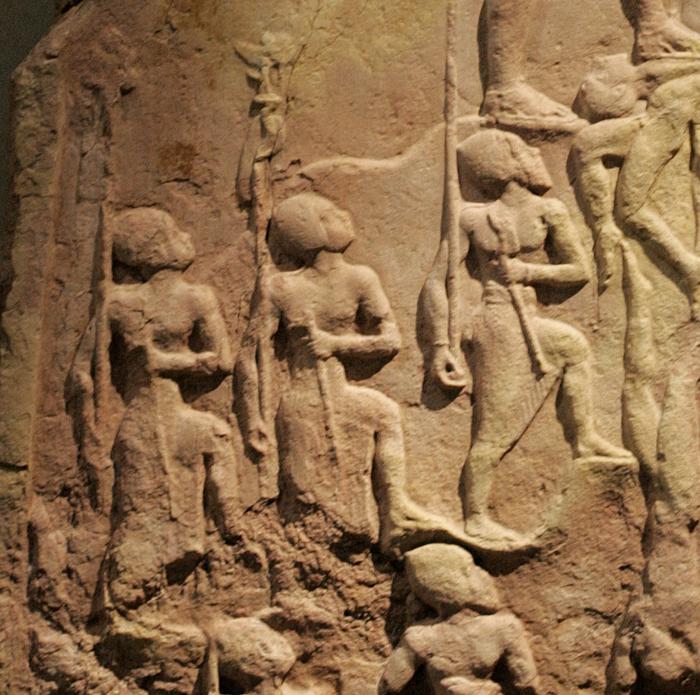 Soldati dell'Impero accadico sulla stele della vittoria di Naram-Sin circa 2250 a.C.