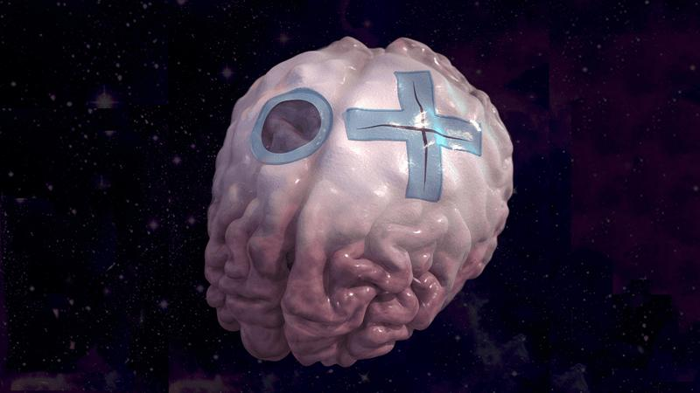 Illustrazione 3D del cervello con un cerotto circolare e a forma di croce per indicare dove è stata riparata la membrana dura; lo sfondo mostra stelle e nuvole in tonalità tenui di viola e marrone.