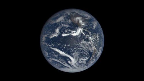 Un'immagine del globo terrestre che si concentra sulle Americhe e sull'Oceano Pacifico mostrando una tempesta simile a un uragano vicino al Messico