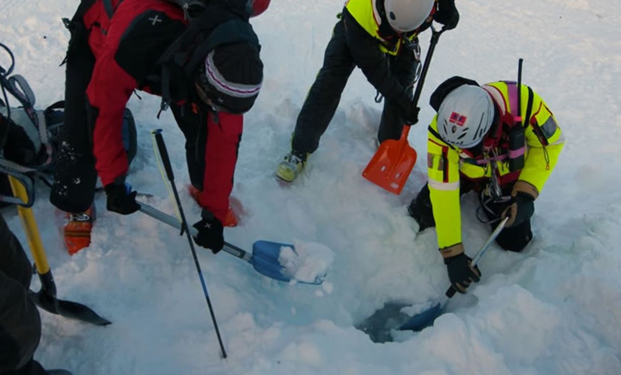 Scialpinisti dispersi sulle Alpi svizzere: cinque trovati morti, si cerca il sesto