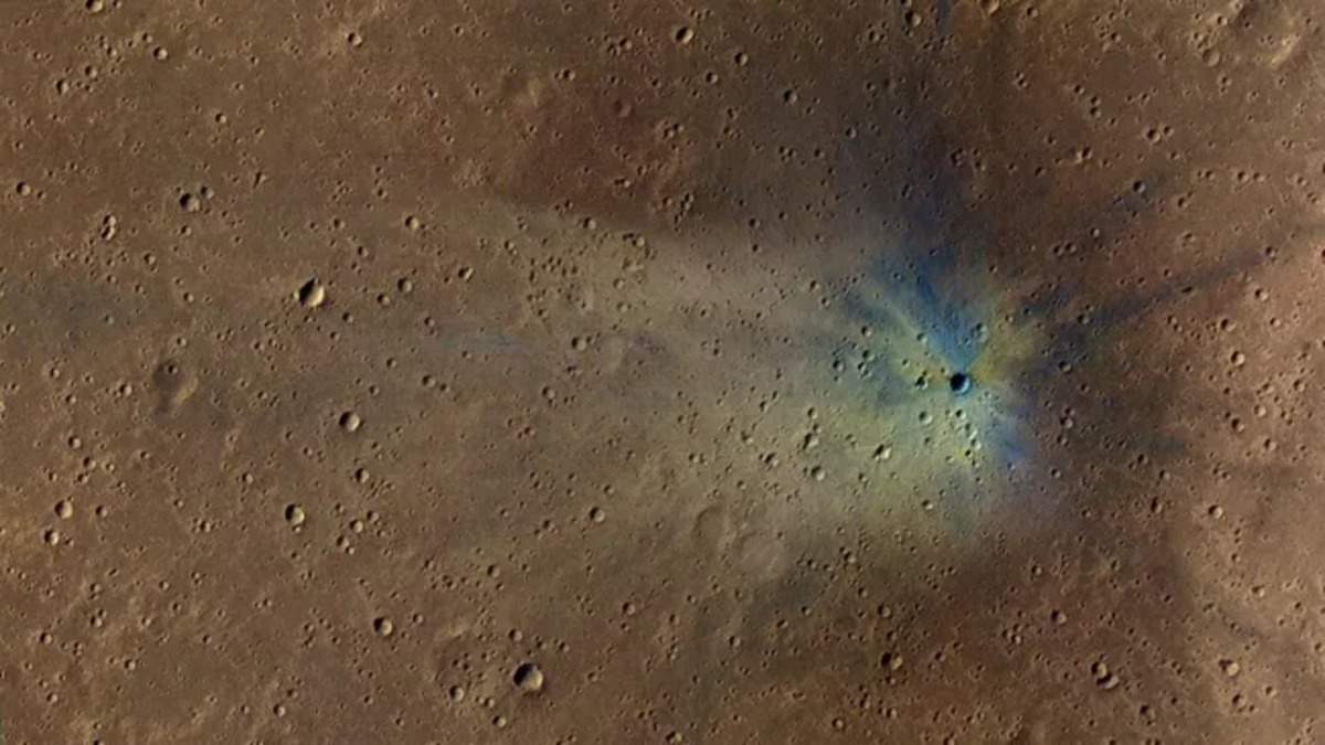 Misterioso ed enorme oggetto ha lasciato 2 miliardi di crateri su Marte