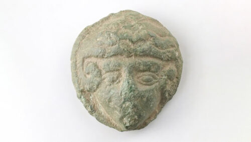 Archeologi dilettanti scoprono un mini ritratto di Alessandro Magno di 1.800 anni fa
