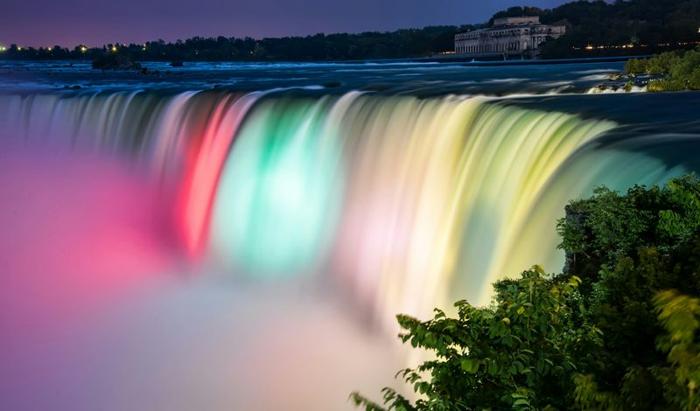 Eclissi solare totale alle Cascate del Niagara: Preparativi e Stato di Emergenza