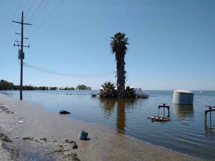 Inondazioni causate dal ritorno del Lago Tulare nella Valle Centrale, California.