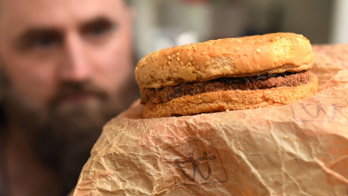 Una donna scopre hamburger di McDonald’s perfettamente conservato del 1996