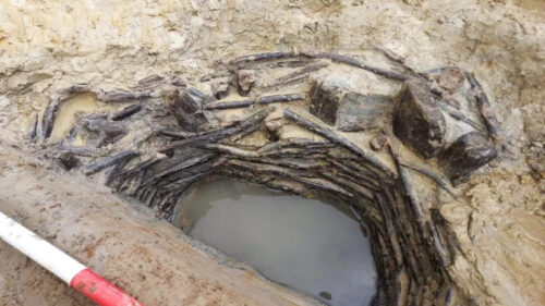 Trovata rarissima struttura in legno risalente a migliaia di anni fa in Inghilterra