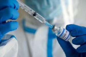 La dottoressa anti-vaccino Sherri Tenpenny: sospensione e ripristino della licenza medica
