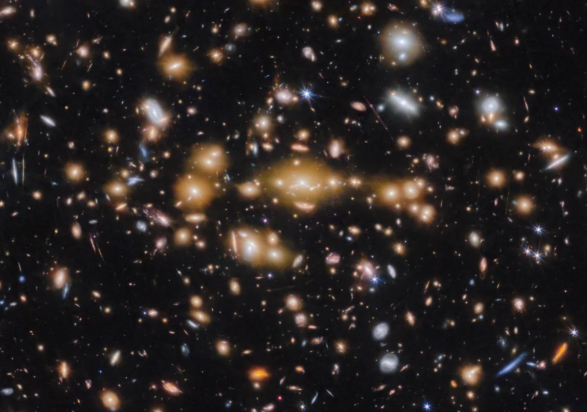 galaxy-cluster-l-1-1.png