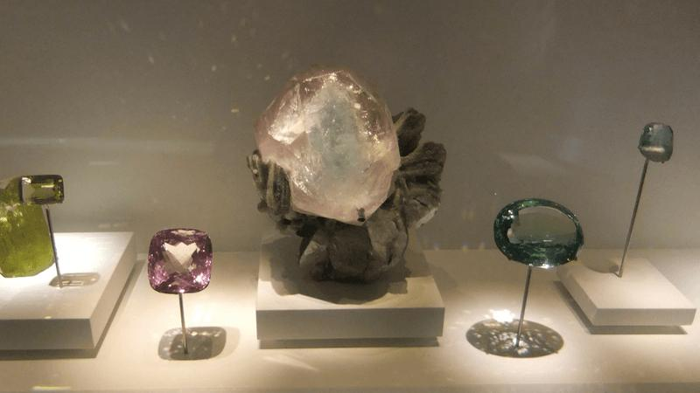 rarest-gemstone-in-the-world-m-1.png