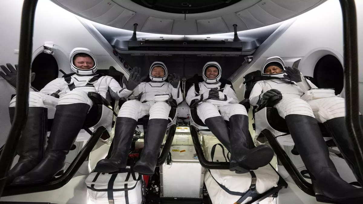 0_NASAs-SpaceX-Crew-8-Splashdown-1-1.jpg