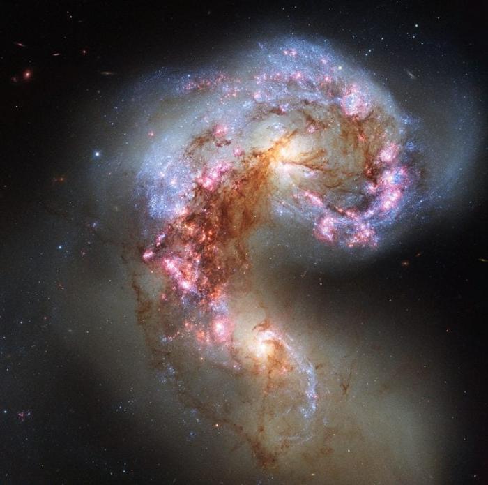 Antennae-Galaxies-Reloaded-777x772-1-1.jpg