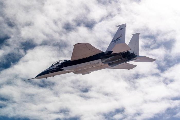 NASA F-15B Aeronautics Research Test Bed Calibration Flight
