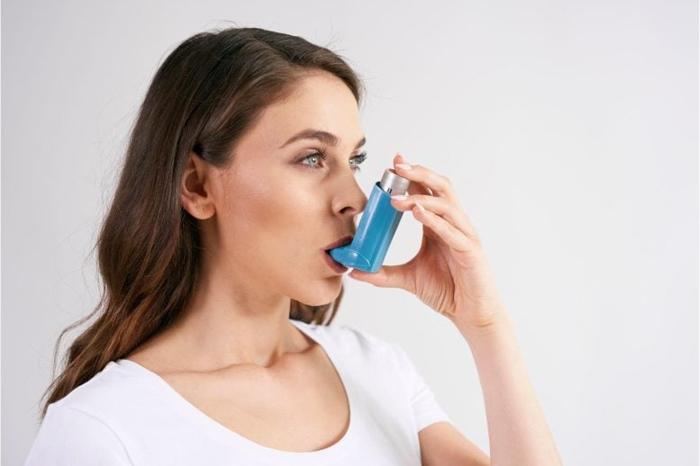 Woman-Asthma-Inhaler-777x518-1-1.jpg