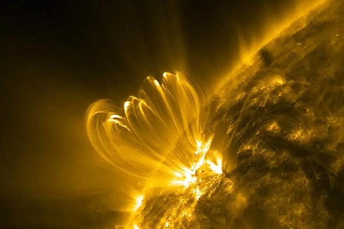 NASA-Solar-Dynamics-Observatory-Coronal-Loops-Crop-777x518-1-1.jpg