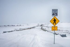 Strada innevata nel Dakota del Nord