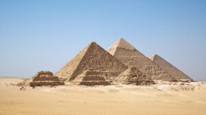 2 Torri Eiffel città segreta profonda sepolta sotto la piramide di Giza in Egitto, rivendicazione contestata