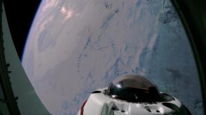 Gli esseri umani orbitano attorno alla Terra sopra i poli nord e sud per la prima volta con la missione SpaceX Fram2