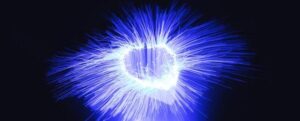 Filamenti Blu Luminosi Nell'Oscurità