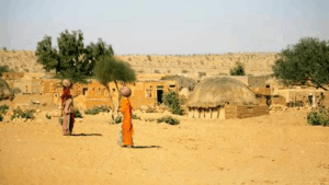 persone che vivono in un villaggio nel deserto del Thar