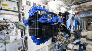Il camion dei pompieri ispirato ai piedi di gecko di una ditta americana testato, potrebbe correggere le orbite dei satelliti