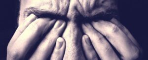 Le prove stanno aumentando che il farmaco ketamina può effettivamente trattare le emicranie croniche