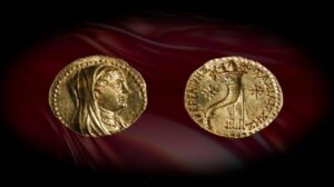 Moneta d'oro egiziana estremamente rara, vecchia di 2.200 anni, trovata a Gerusalemme, raffigura una regina