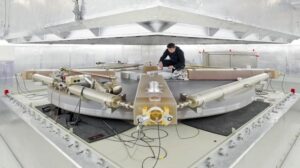 Il nuovo laser a anello misura l'oscillazione dell'asse della Terra senza telescopi o satelliti