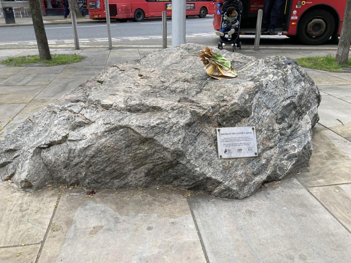 Un Millennium rock a Penge, Londra Borough di Bromley.