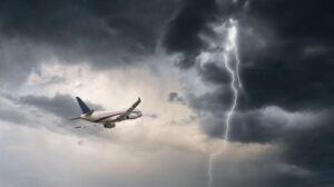 Cieli turbolenti: La turbolenza aerea è aumentata del 55% dal 1979, avverte lo studio che il peggio deve ancora venire